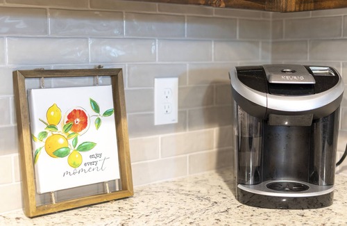 Canyon Lake Cottage | The Overlook Cottage | Serene Spa | Mini Lake View