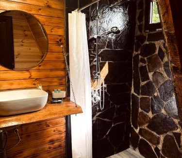 Khulo Cabin | The overlook cottage 1