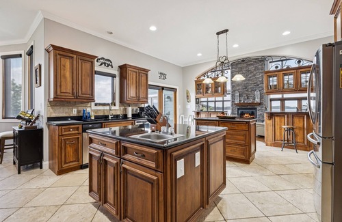 Dandridge House | The Overlook on Douglas Lake (Waterfront Luxury)