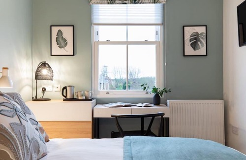 Oxford House | The Oxford Lodge Balliol Room