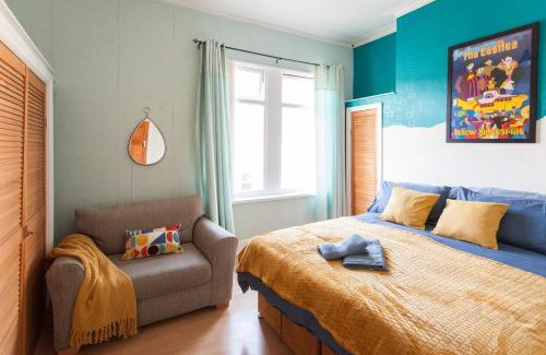 Liverpool House | The Oxton Club, Games Room, Garden, Fast WiFi, Pool Table, 7 Beds, near Anfield