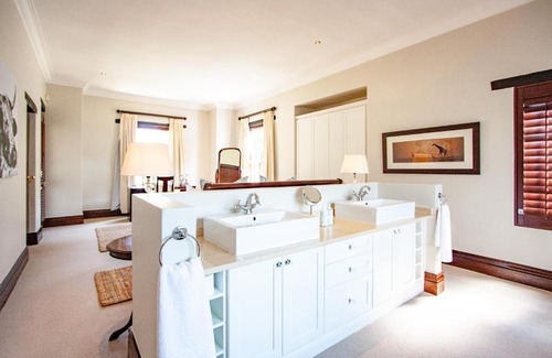 Greater Johannesburg Metropolitan Area House | The Paddocks - Two Bedroom Cottage, Kyalami, Midrand