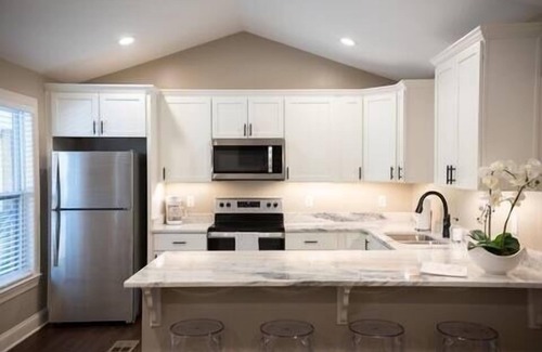 Oxford Cottage | The Paige, Cozy 1BR Studio by Velvet Ditch Villas