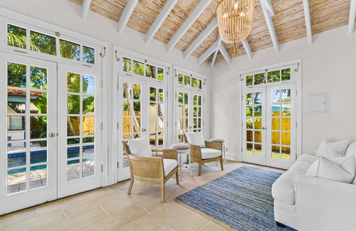 Southside Cottage | The Palm Cottage