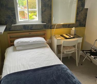 Romsey Bed & Breakfast | The Palmerston Rooms