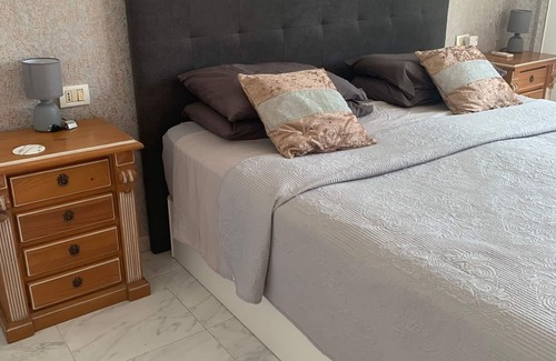 San Miguel de Abona House | The Palms lovely 2 bedroom house Pool View, WIFI (Air Con optional )