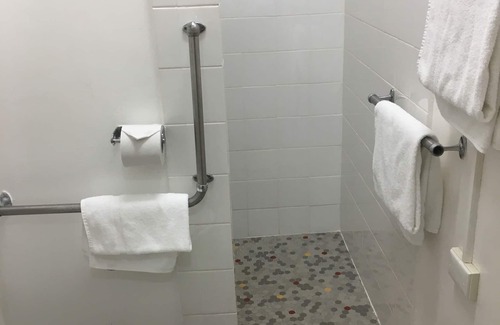 Wollongong CBD Hotel | The Palms Motel (Formerly Flinders Motel)