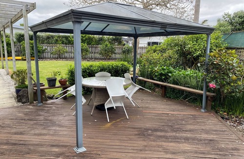 One Tree Point House | The Palms on Bermuda:nA tropical Oasis 100m to the Harbour’s edge.
