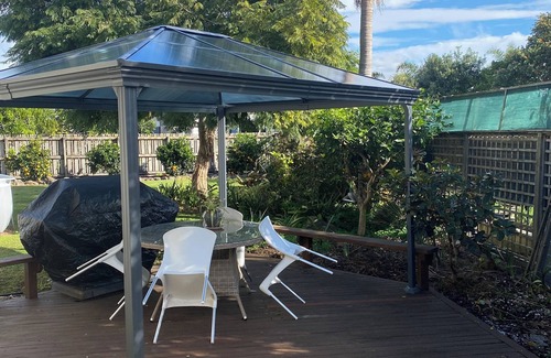 One Tree Point House | The Palms on Bermuda:nA tropical Oasis 100m to the Harbour’s edge.