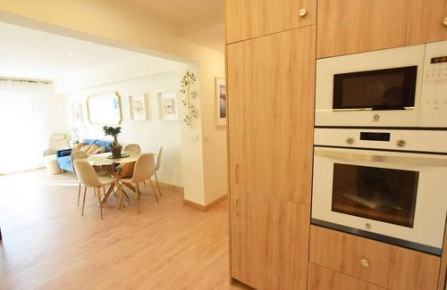 San Sebastian Apartment | The Paradise: Luxurious flat, parking, jacuzzi, terrace, new