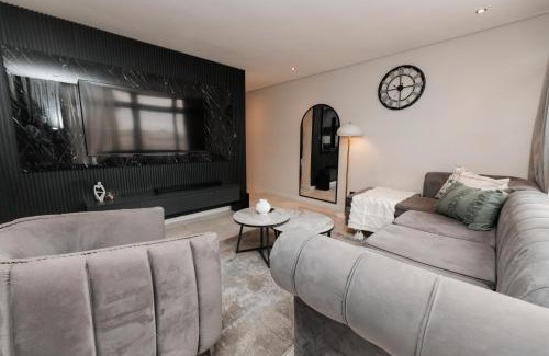 Houghton Estate Apartment | The paramount