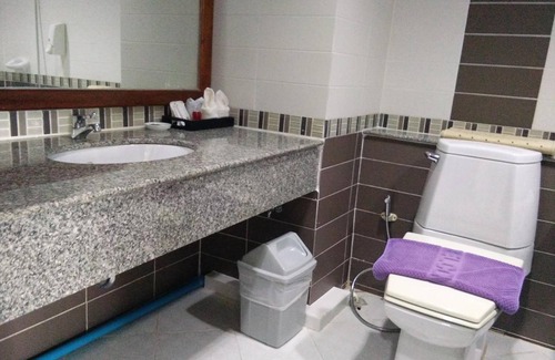 Tha Tum Hotel | The Park 304