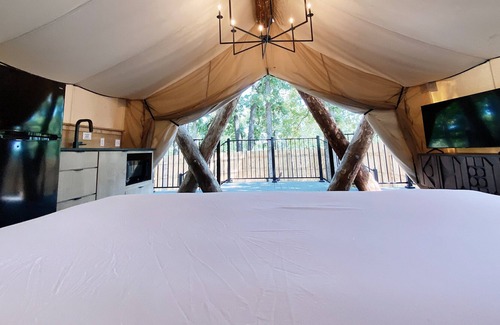 Shell Knob Cottage | The Parker Glamping Tent at Rod N Reel Resort