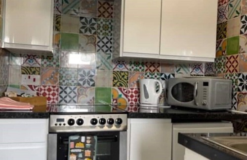 Eastbourne City Centre Apartment | "The Parlour" Seafront Apartment