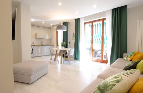 Bordighera Apartment | The Parrots and Palms