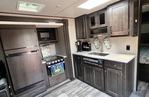 Glen Rose RV Rental | “The Paterfamilias” family rv, to campsite you reserve