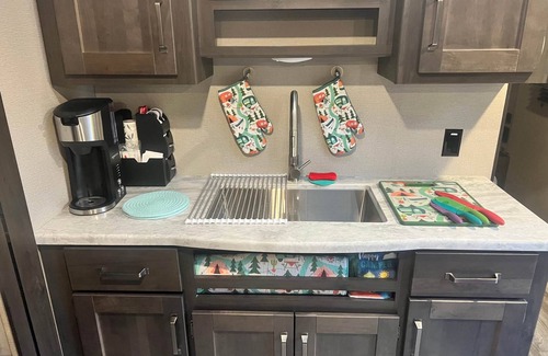 Glen Rose RV Rental | “The Paterfamilias” family rv, to campsite you reserve