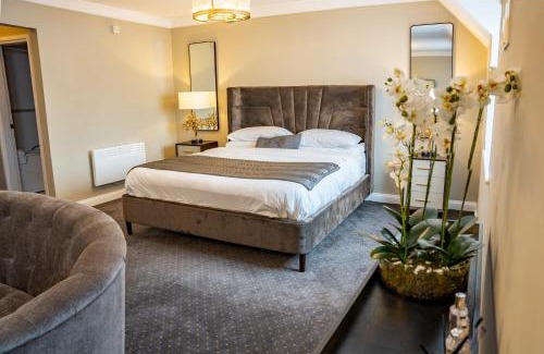 Broughton Hackett Hotel | The Pear Tree Inn & Country Hotel