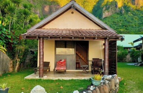 Pihaena House | The Pearl of Moorea Fare Honu waterfront with its beach for a romantic stay