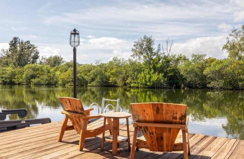 River Isles House | The Pearl - Pool W Screen On Canal - Boat Rental