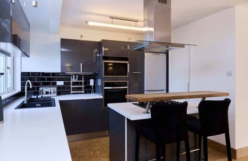 Nunhead House | The Peckham Escape - Modern 3BDR with Garden