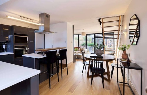 Nunhead House | The Peckham Escape - Modern 3BDR with Garden