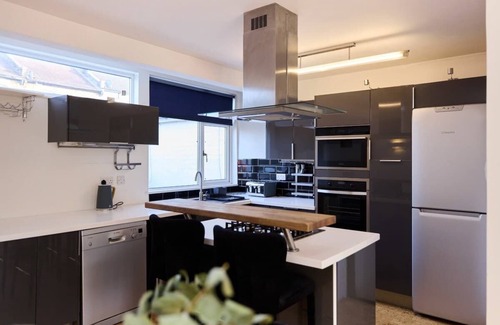 Nunhead House | The Peckham Escape - Modern 3BDR with Garden