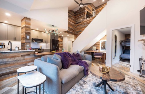 Whistler Village Cabin | The Penthouse Loft @Village Base