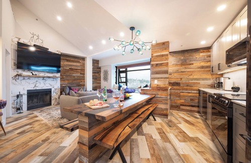 Whistler Village Cabin | The Penthouse Loft @Village Base