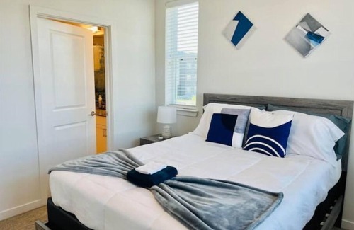 Kyle Apartment | "The Perfect Gateway" - 2Bed & 2Bath with Full Access: Pool, Gym, Dog/Kid Parks!