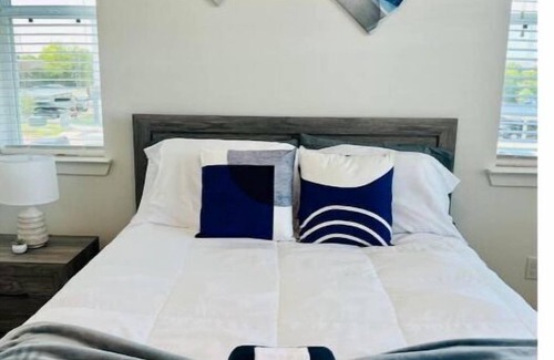 Kyle Apartment | "The Perfect Gateway" - 2Bed & 2Bath with Full Access: Pool, Gym, Dog/Kid Parks!