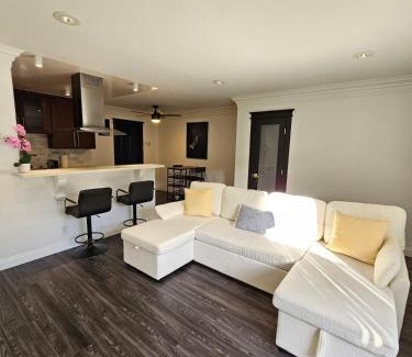 Downtown Culver City Apartment | The Perfect Home in Culver City Palms Patio and Parking