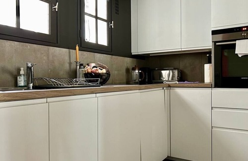 Les Halles Apartment | The perfect Louvre 2BR | Top 5-star location | A/C