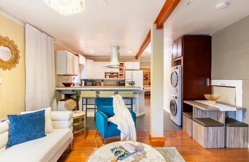 Squire Park Apartment | The Perfect Spot - DT, Central Dist & Capitol Hill