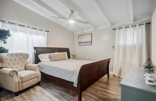 Santa Clarita House | The Perfect Vacation Spot Near Six Flags Magic Mountain