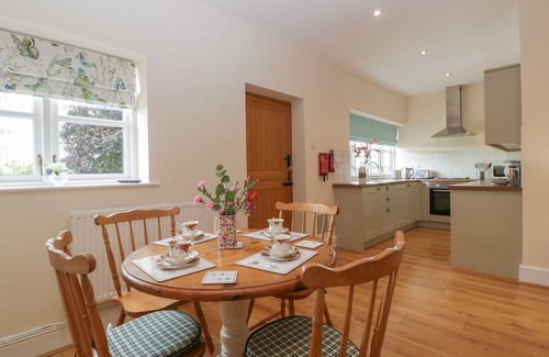 Usk House | THE PHEASANT TWO, family friendly, with a garden in Raglan