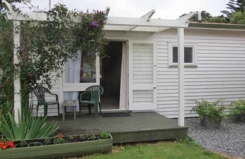 Whakamarama Cottage | The Pickled Walnut self contained cottage