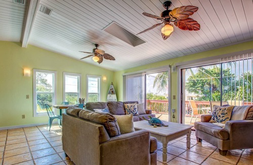Eden Pines House | The Pineapple Cottage: Live Your Best Keys Life, 3BR Canal Front Home, Dockage & Pet-Friendly Bliss!