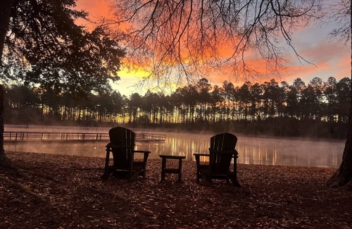 Rockledge House | “The Pines Homestead” Secluded Retreat Home with its own five acre lake.