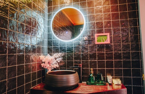 Coolangatta Hotel | The Pink Hotel Coolangatta