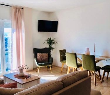 Kisela Voda Apartment | The Pink Place - Kisela Voda