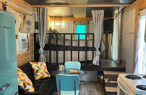 East Kootenay House | The Piper Pad – Cozy Tiny Home Escape in Canal Flats, BC