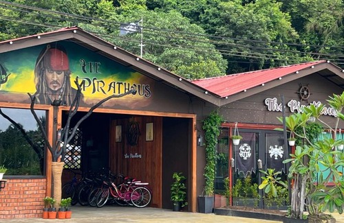 Pantai Tengah House | The Pirathouse