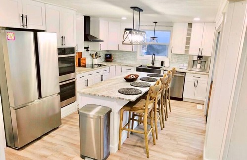 Blue Heron Lake House | The Pittstop on Fripp- 4 Bed/3Bath Fully Renovated