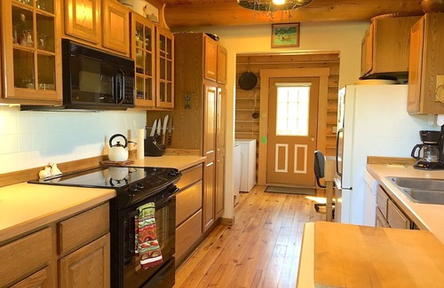 Livingston House | The Pleasant Pheasant ~ Single/Multi-Family Retreat - 20 Acres