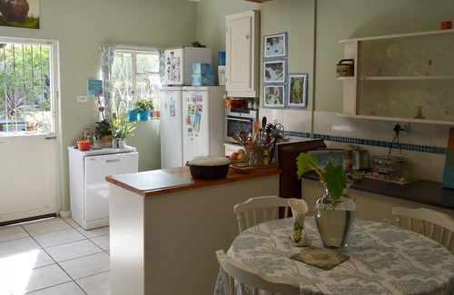 Walmer Bed & Breakfast | The Plump Pelican, double room in a private home, self-catering