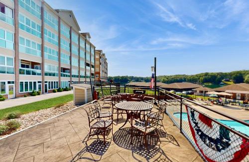 Huddleston Hotel | The Pointe - Serenity Shores - 3204