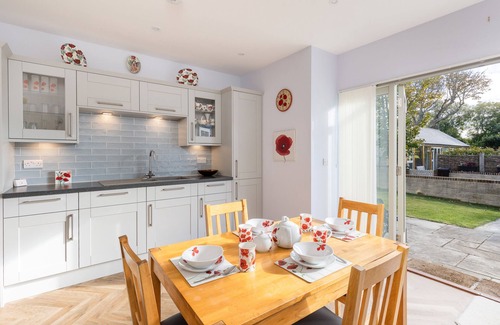 Newport House | The Poppies, Brighstone