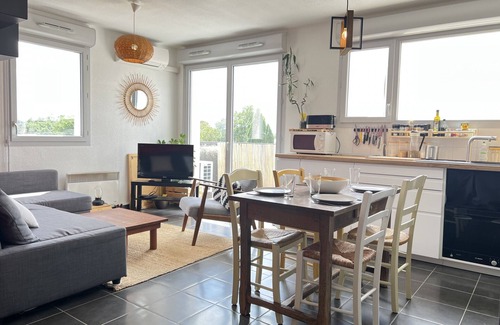 Bonnefoy-Roseraie-Gramont Apartment | The Poppy