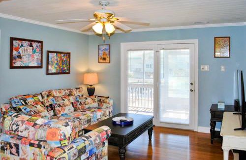 Holden Beach House | The Pour House